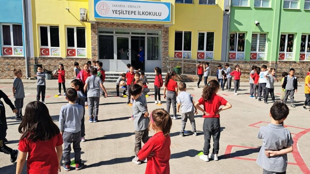 Primary school Yesiltepe Primary School, Erenler, photo