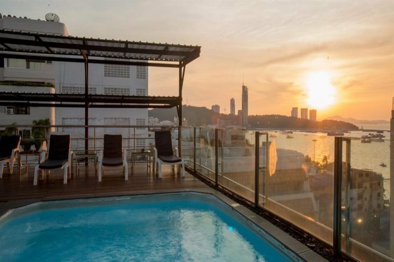 Фото Inn House Hotel