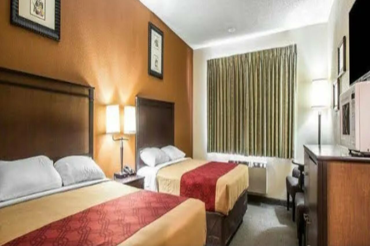 Фото Baymont by Wyndham Ontario