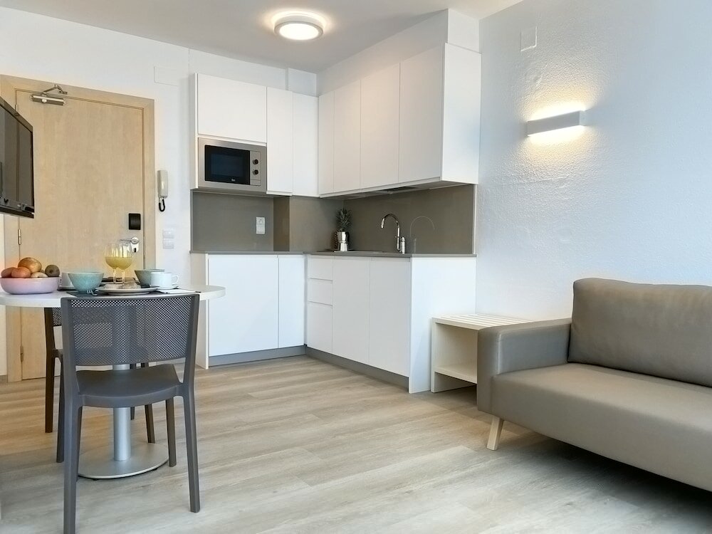 Фото Atenea Park Suites Apartaments