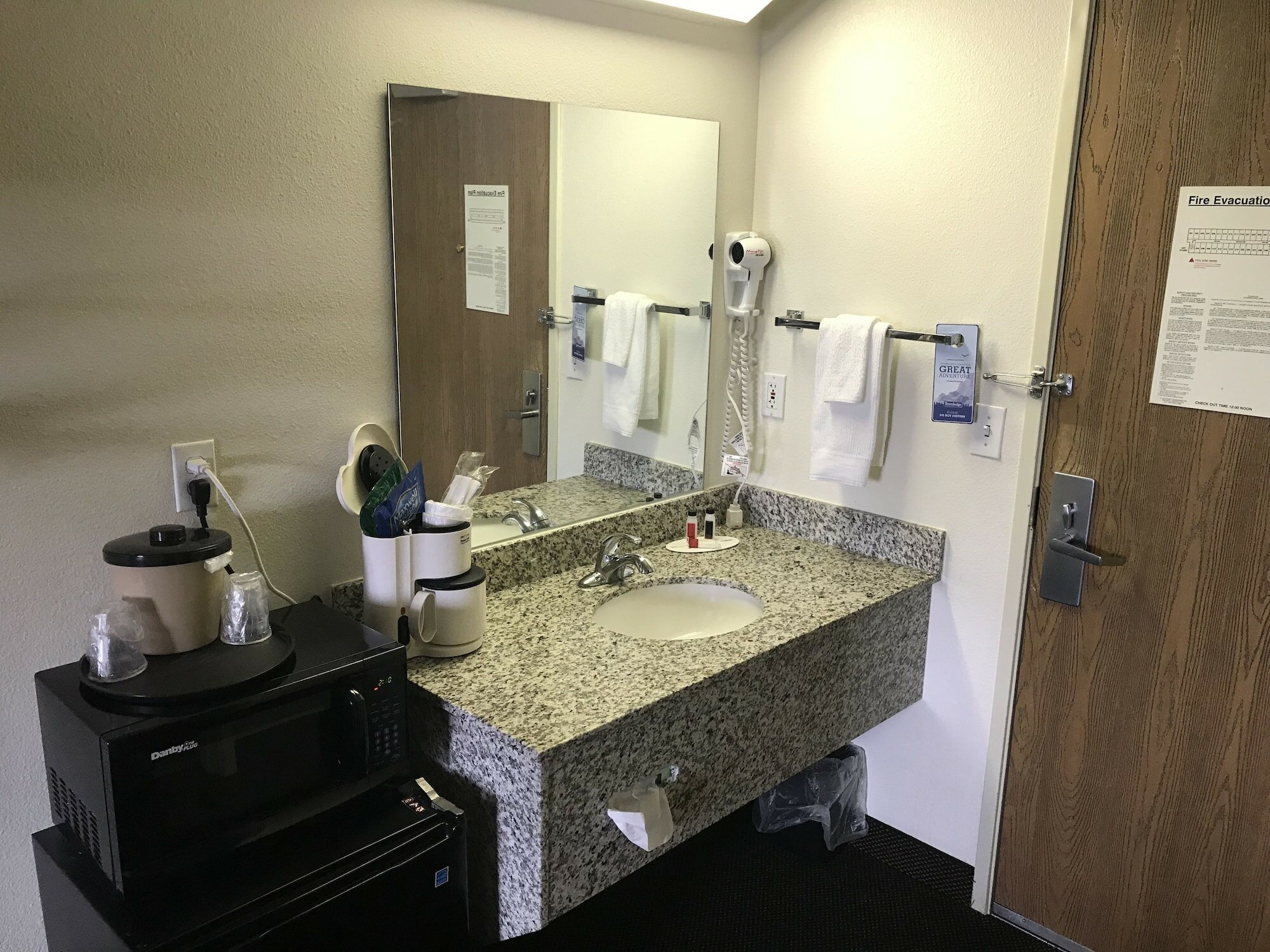 Фото Travelodge by Wyndham Cheyenne