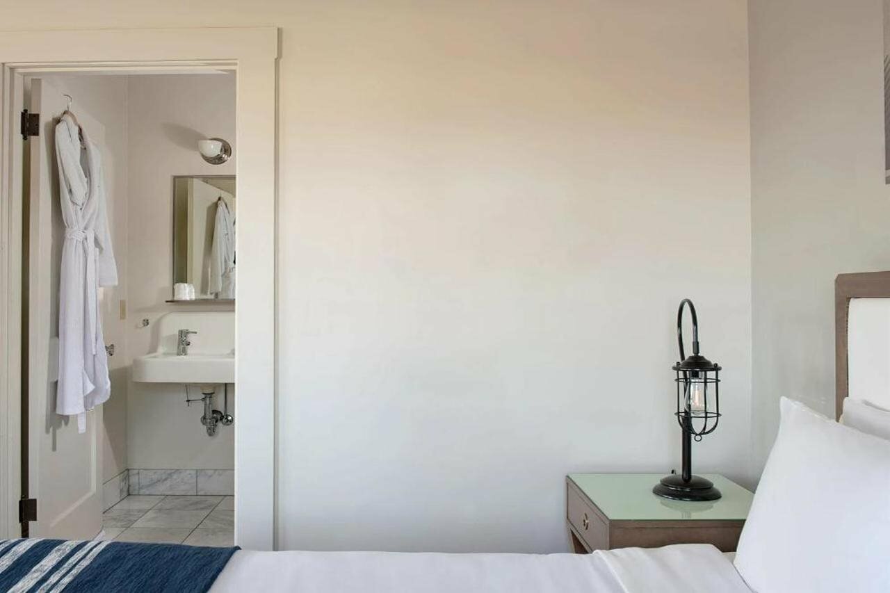 Фото Selina Commodore Astoria