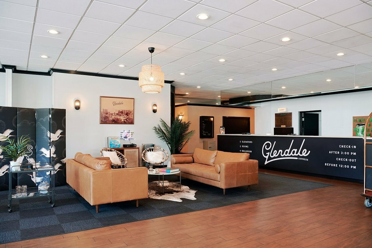 Фото Glendale Express Hotel