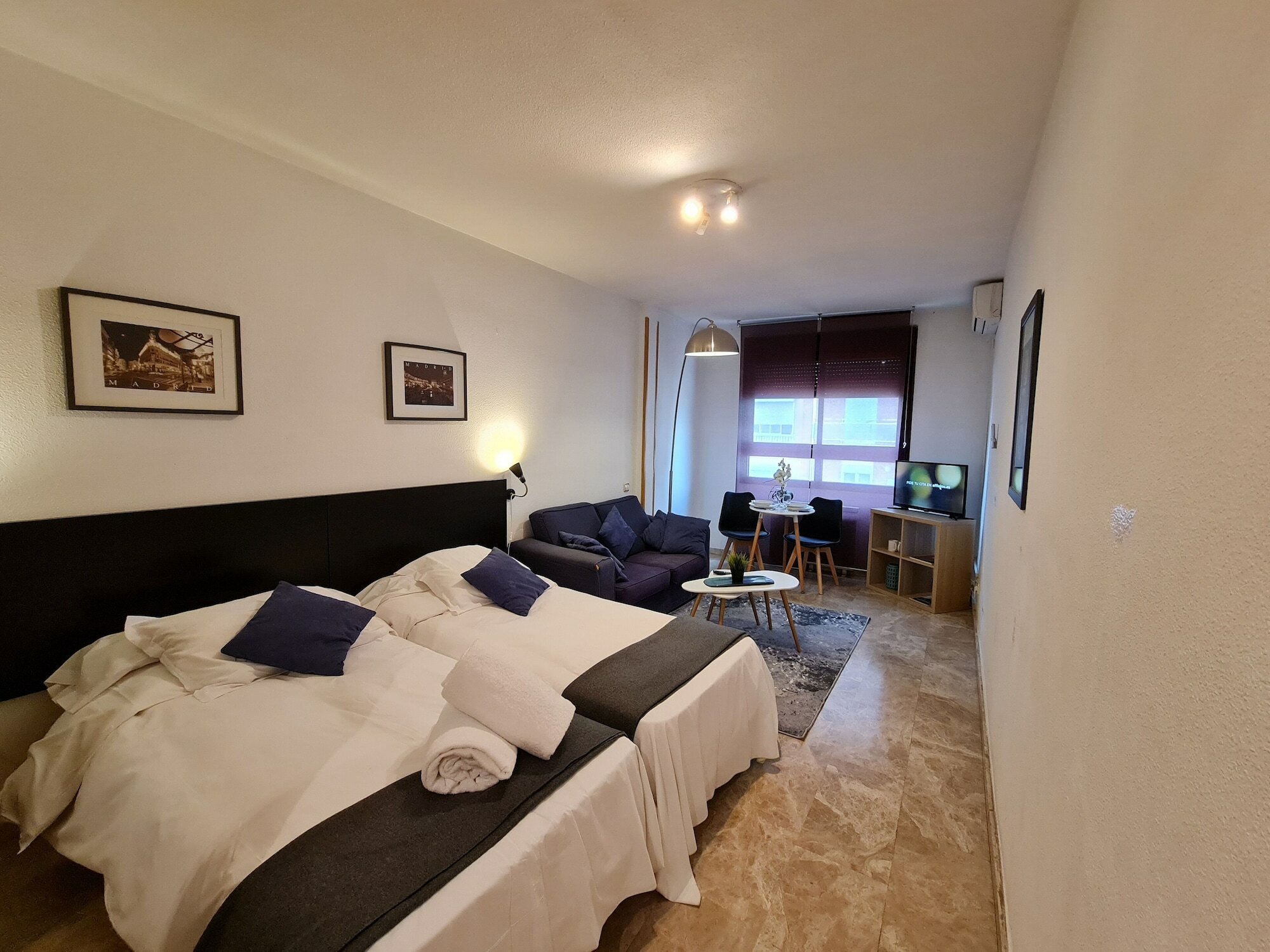 Фото Stylish City Apartments