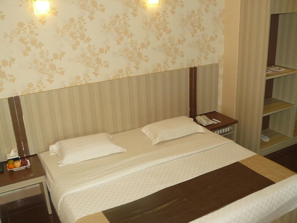 Фото Hotel Oval Surabaya