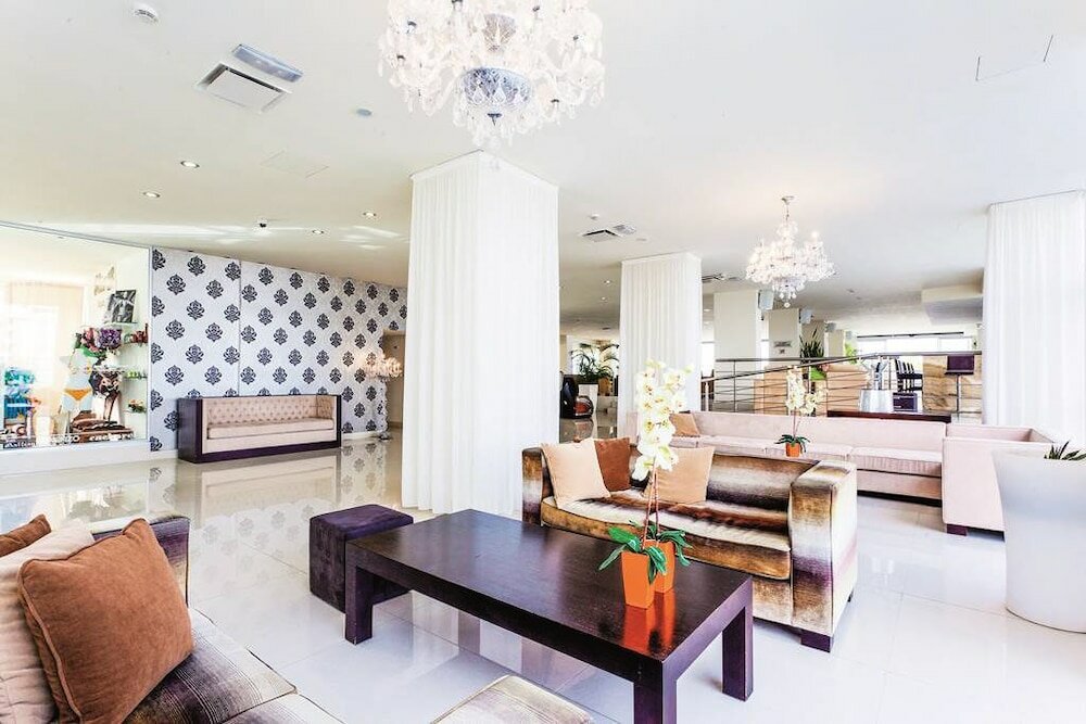 Фото Vrissiana Beach Hotel