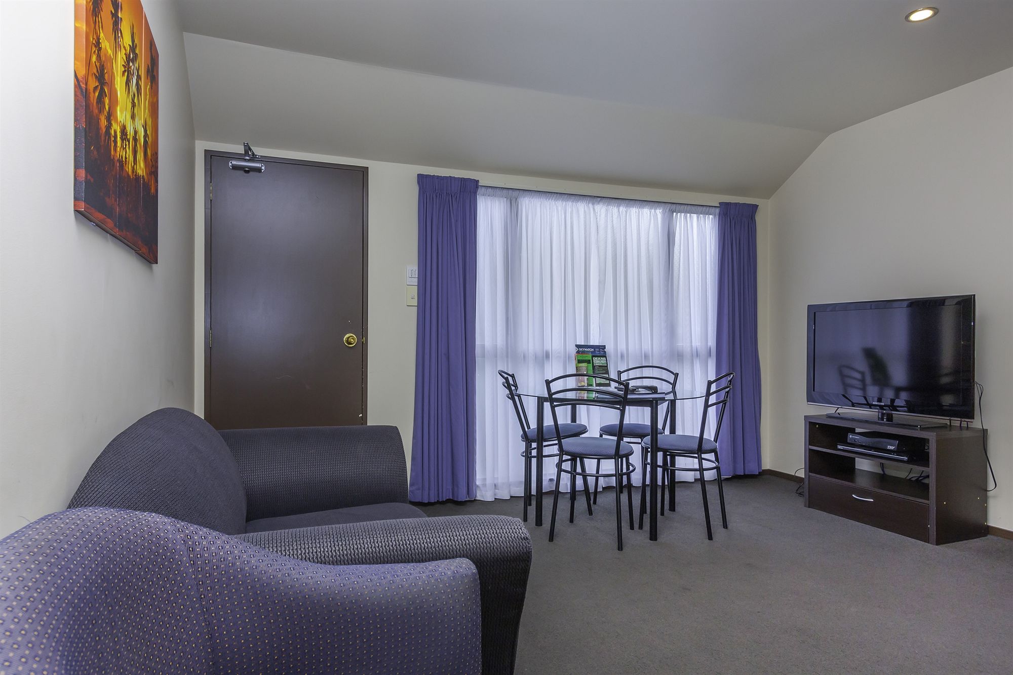 Фото Deans Bush Motel