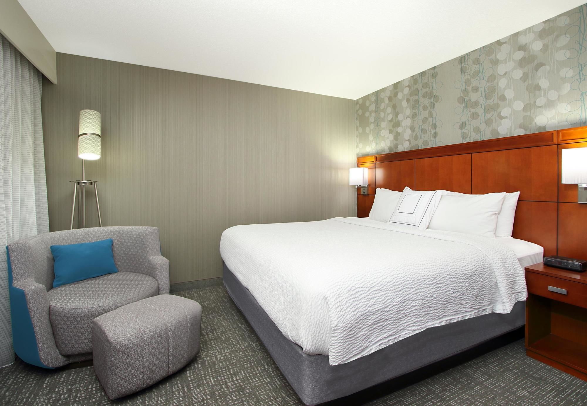 Фото Courtyard by Marriott Oakland Downtown