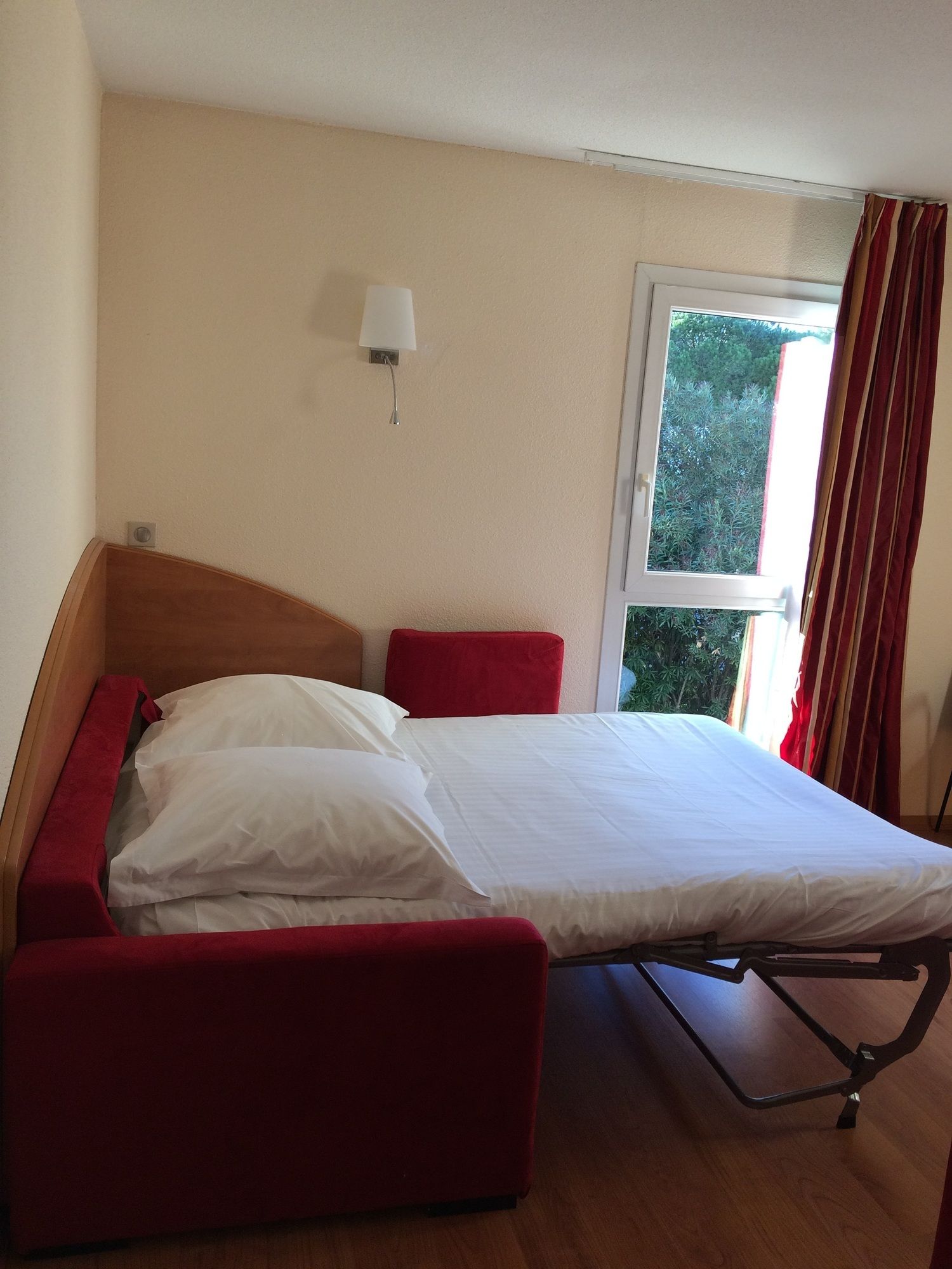 Фото Kyriad Nimes Ouest