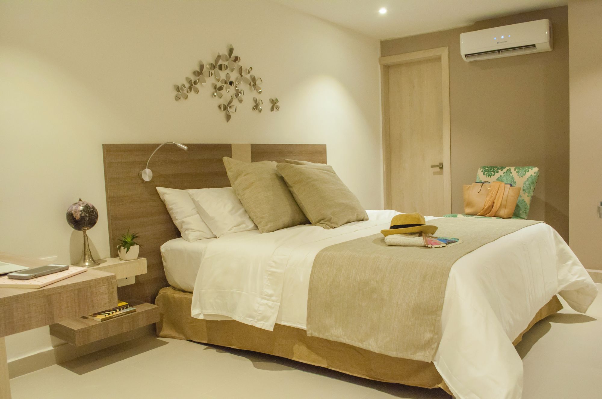 Фото Hotel 1525 by Geh Suites