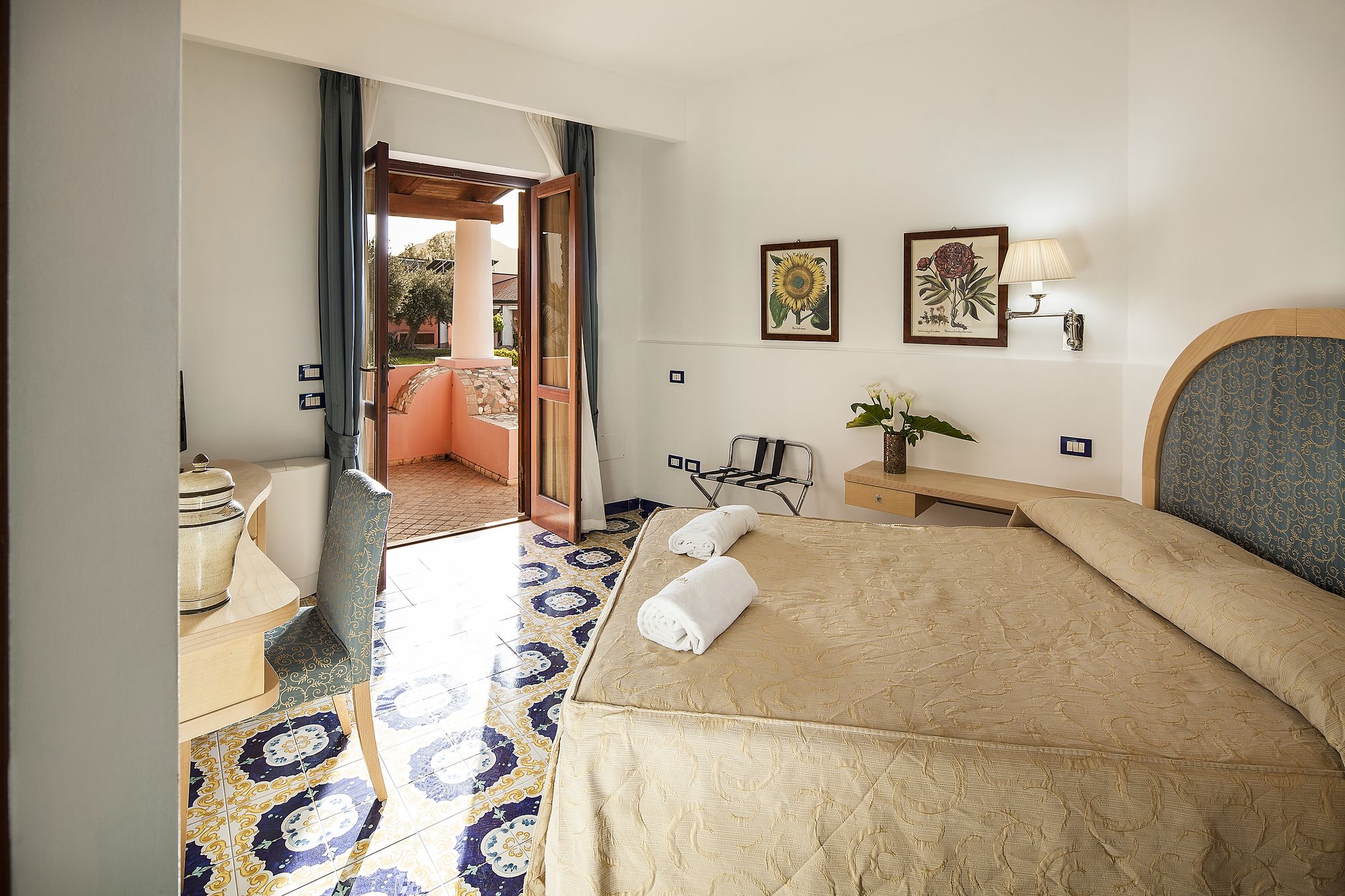 Фото Hotel Eros