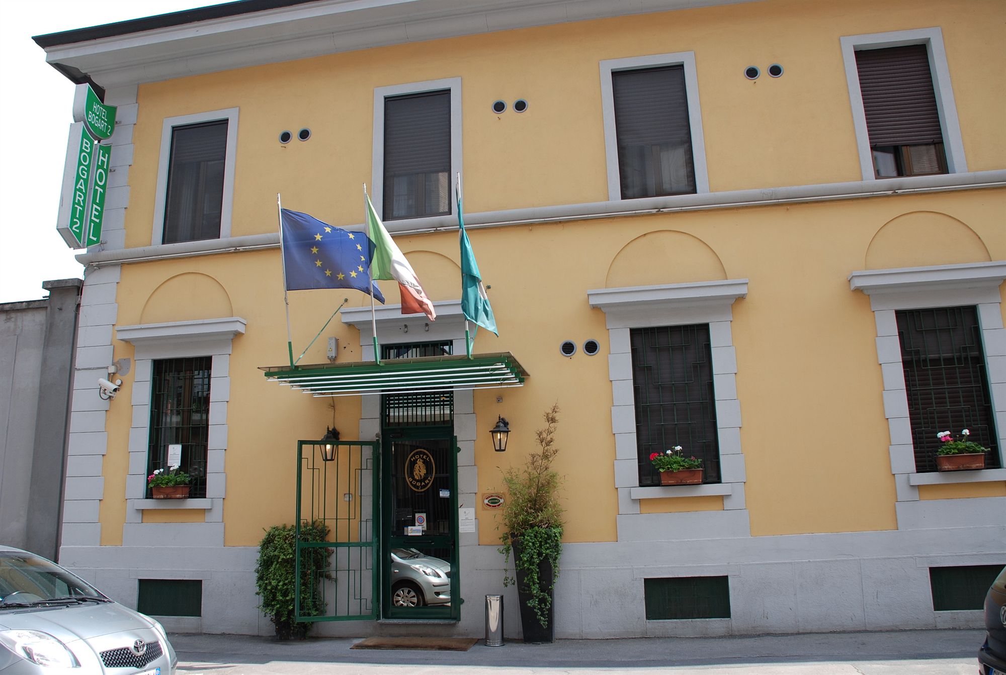 Фото отеля 1