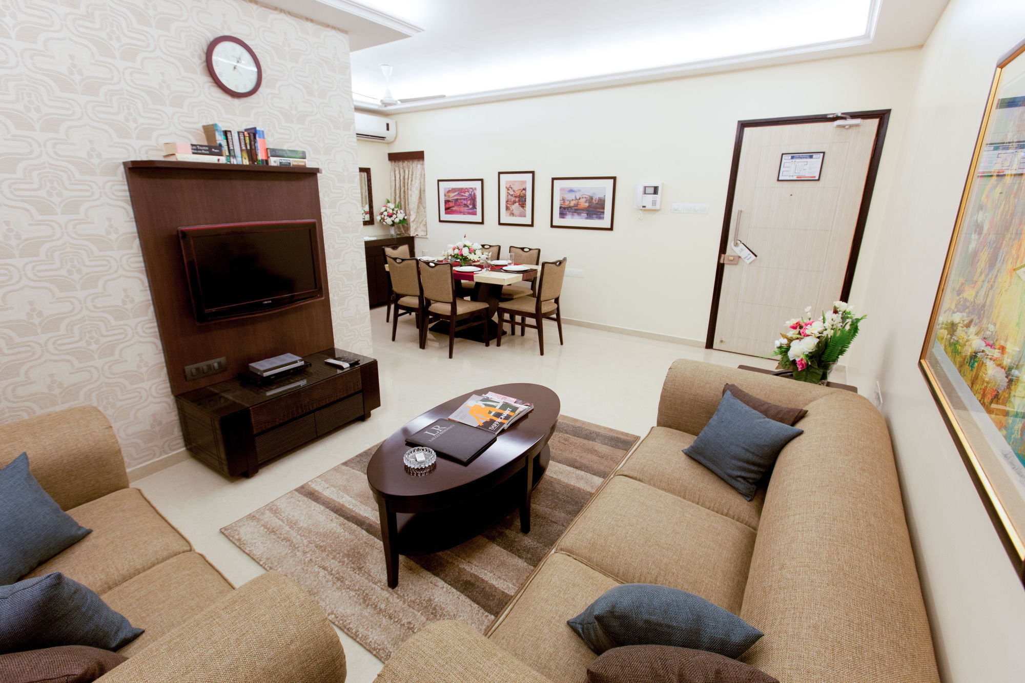 Фото Lalco Residency