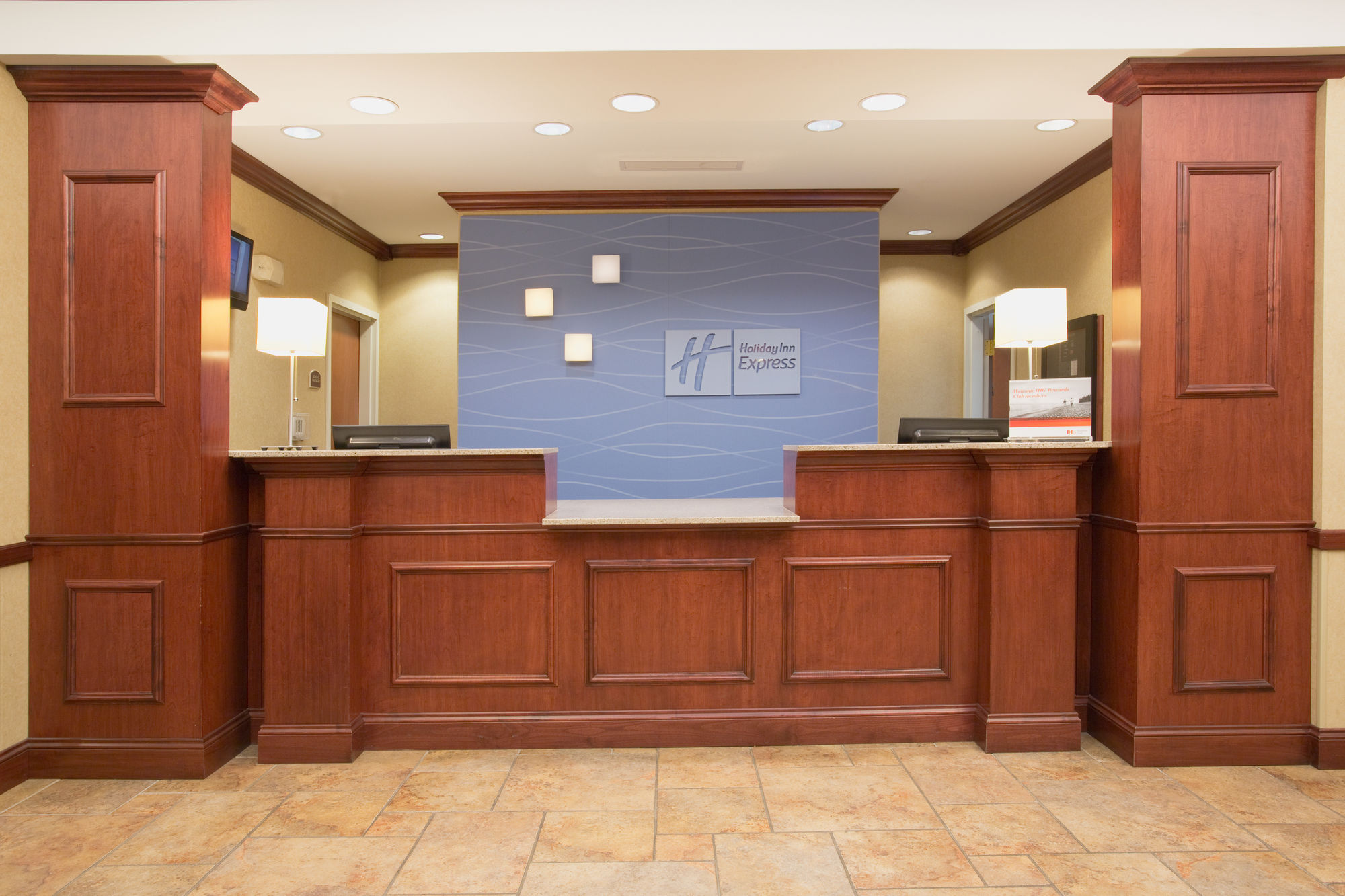 Фото Holiday Inn Express Mitchell, an Ihg Hotel