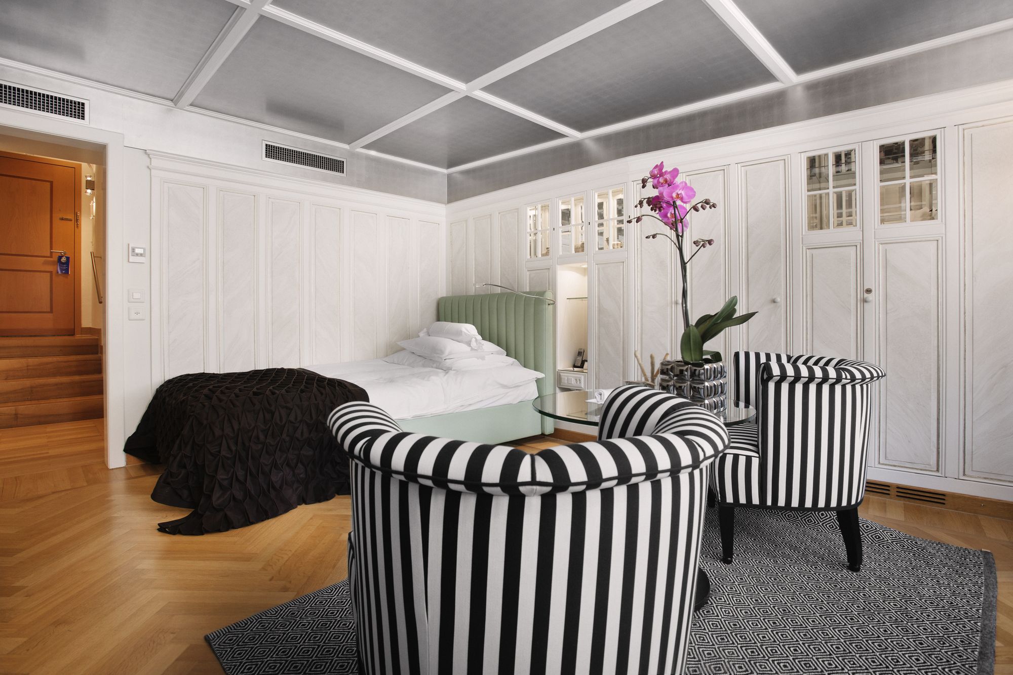 Фото Widder Hotel