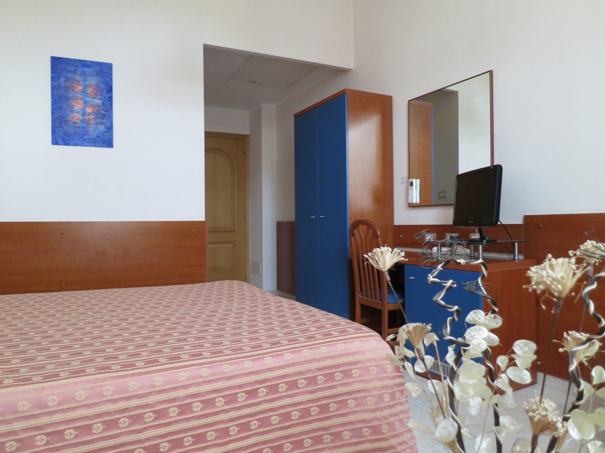 Фото Hotel Katty