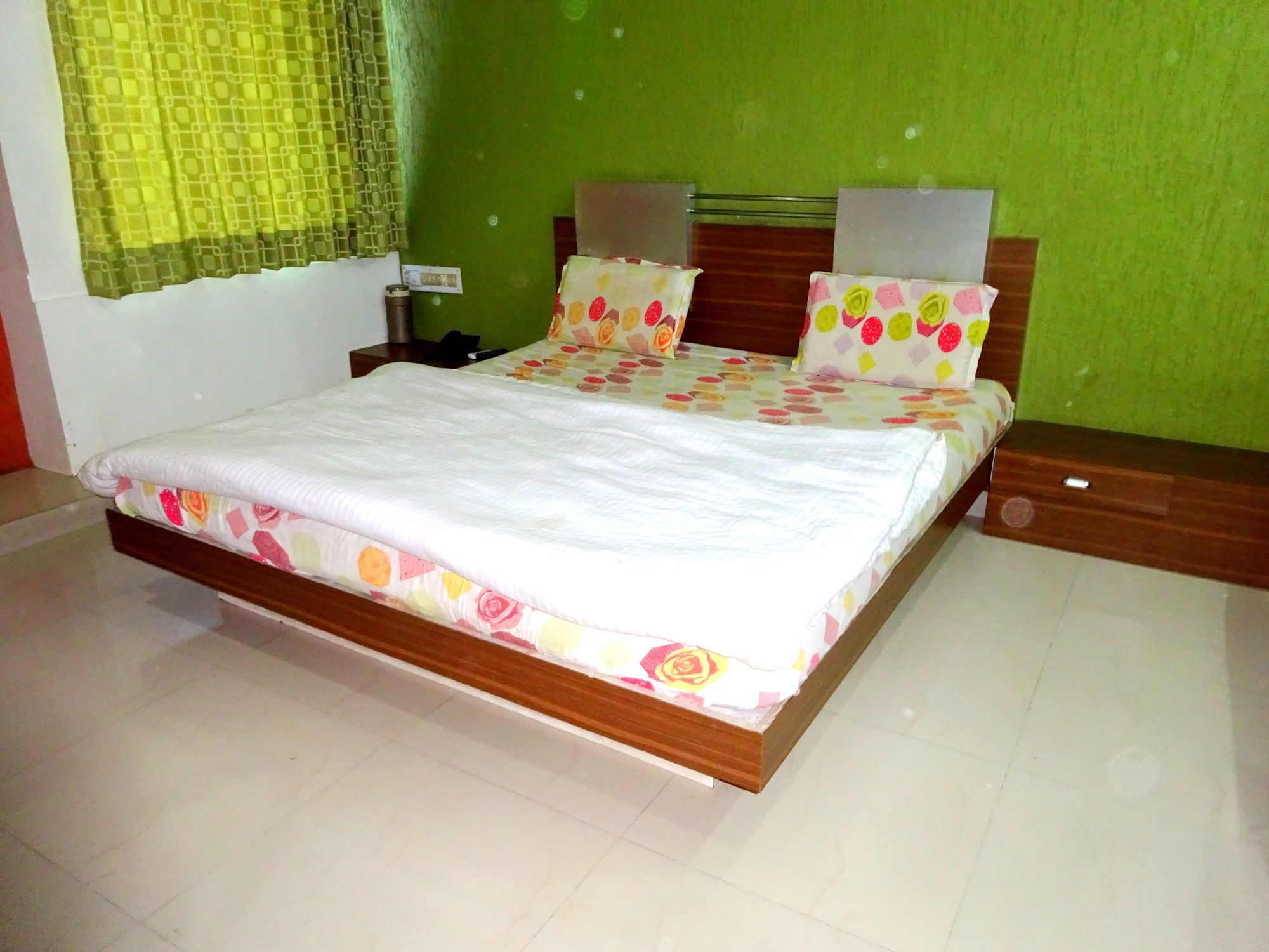 Фото Отель Vasundhra