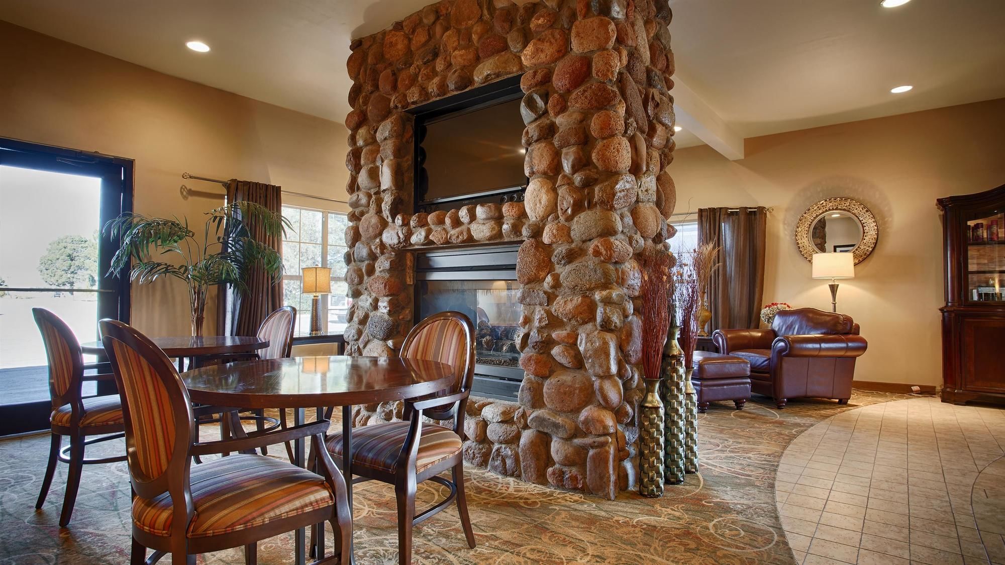 Фото Best Western Swiss Clock Inn