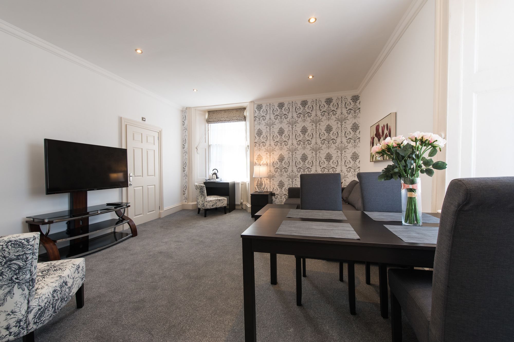 Фото Royal Princes Suites