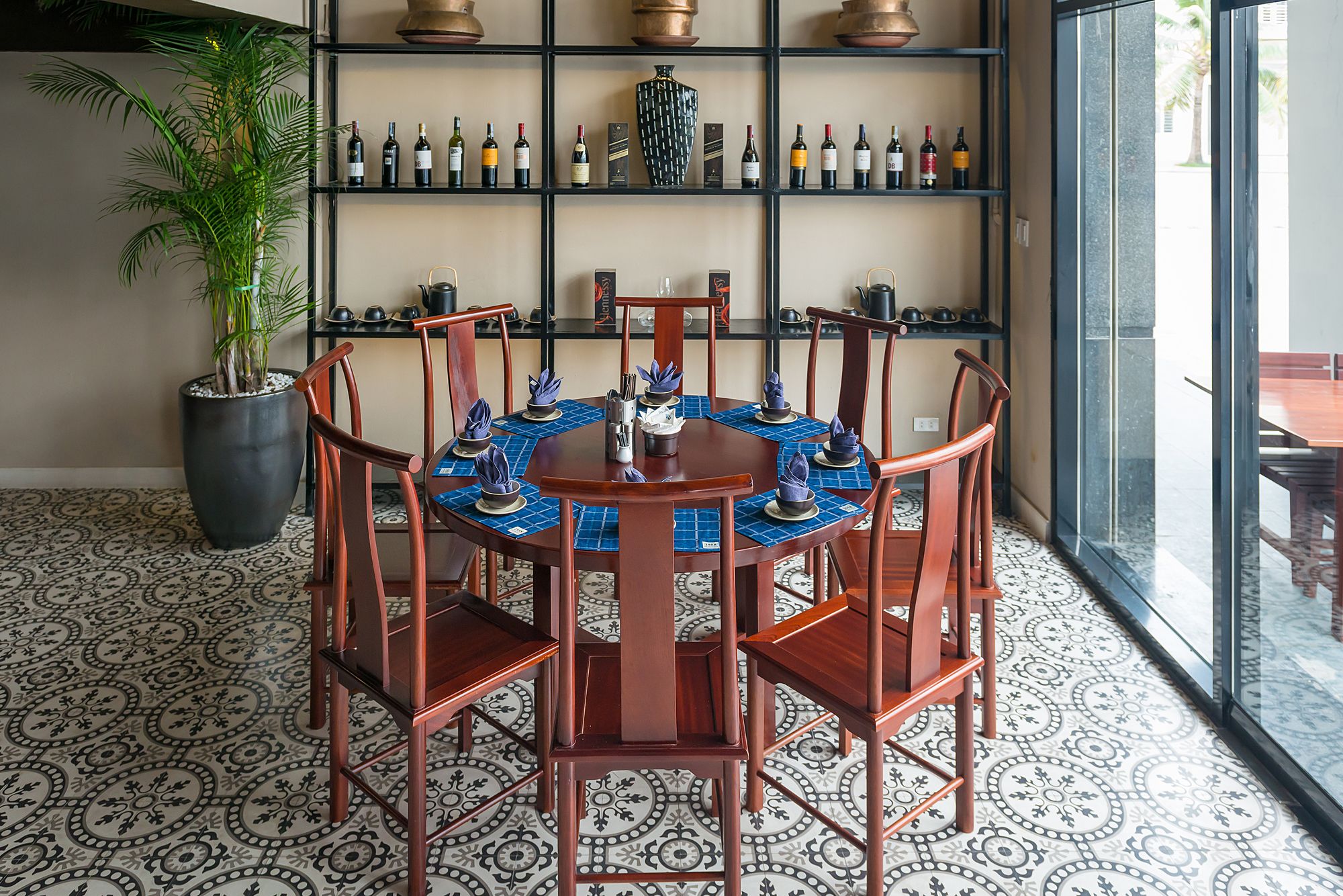 Фото Paradise Suites Hotel