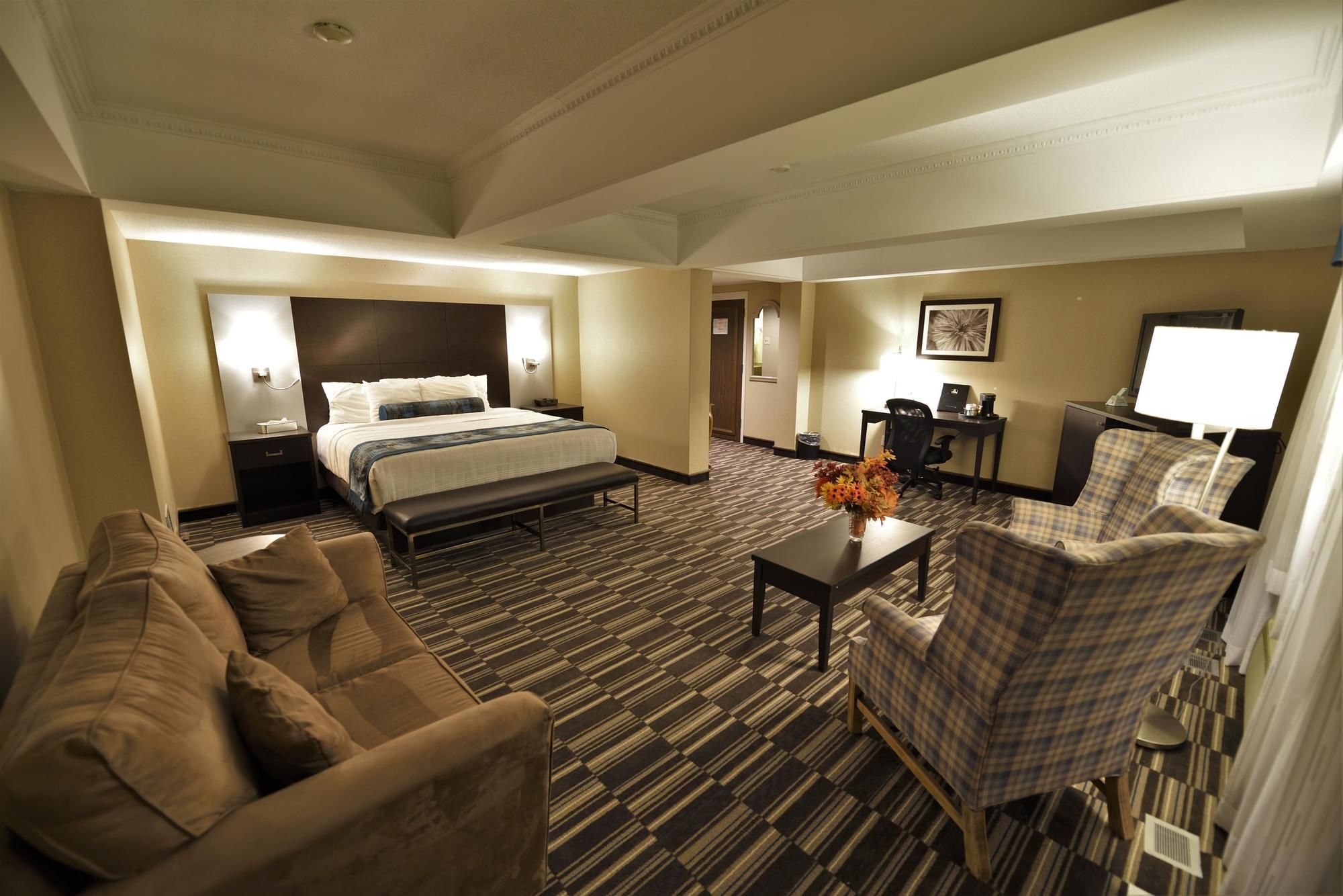 Фото Best Western Downtown Sudbury Centreville