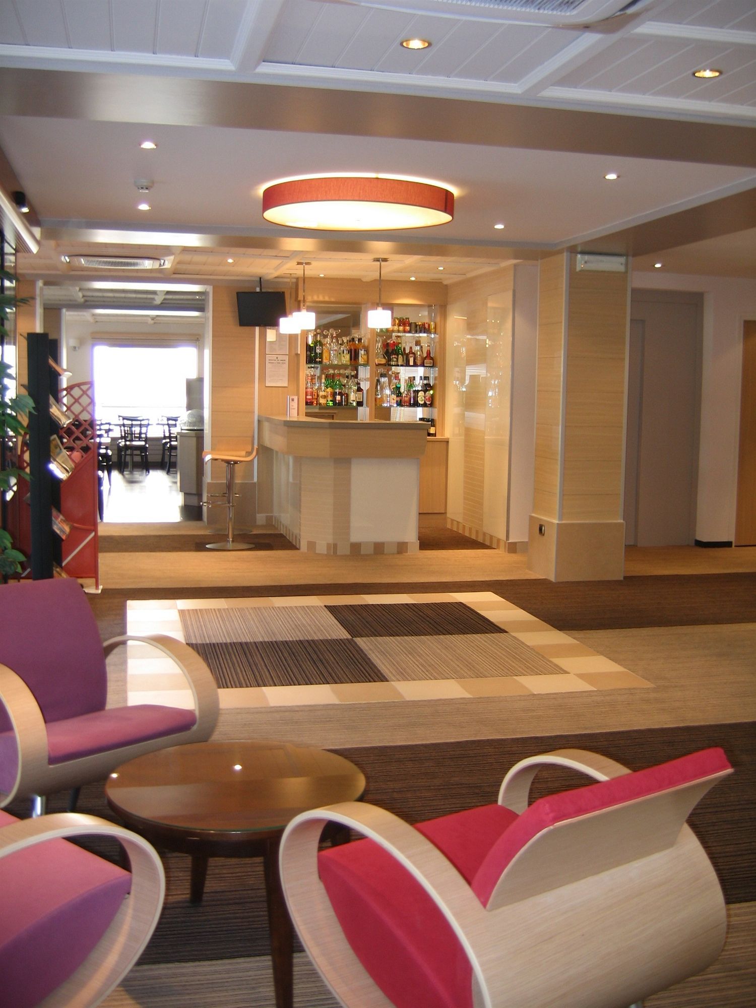 Фото Ibis Styles Annecy Centre Gare