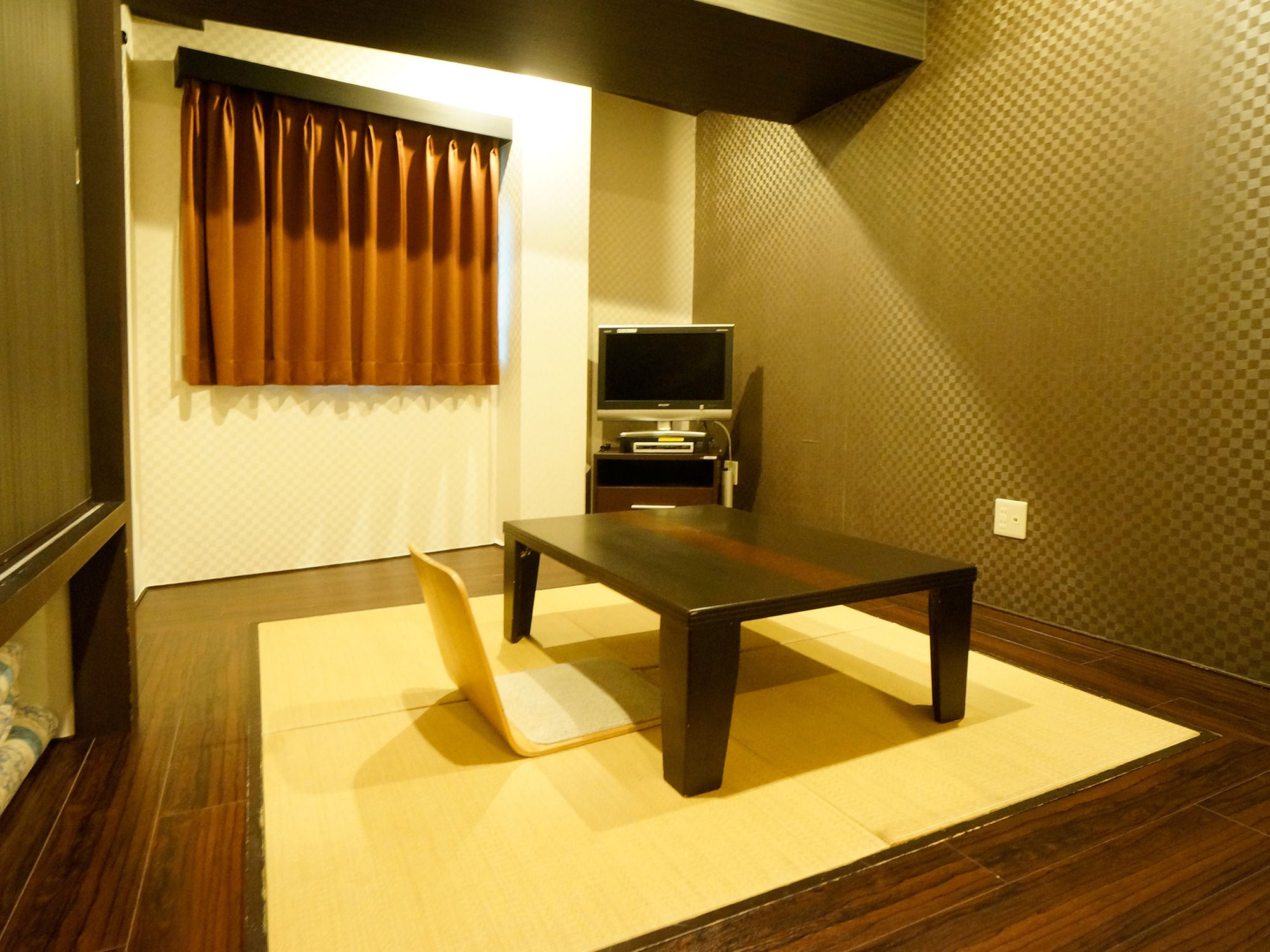 Фото Hotel LiVEMAX Esaka