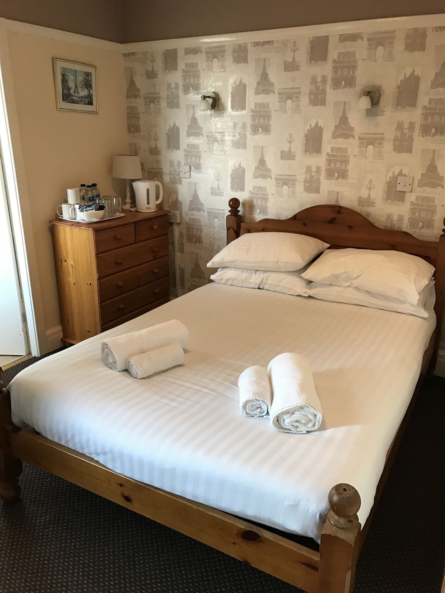 Фото Queens Plaza Hotel