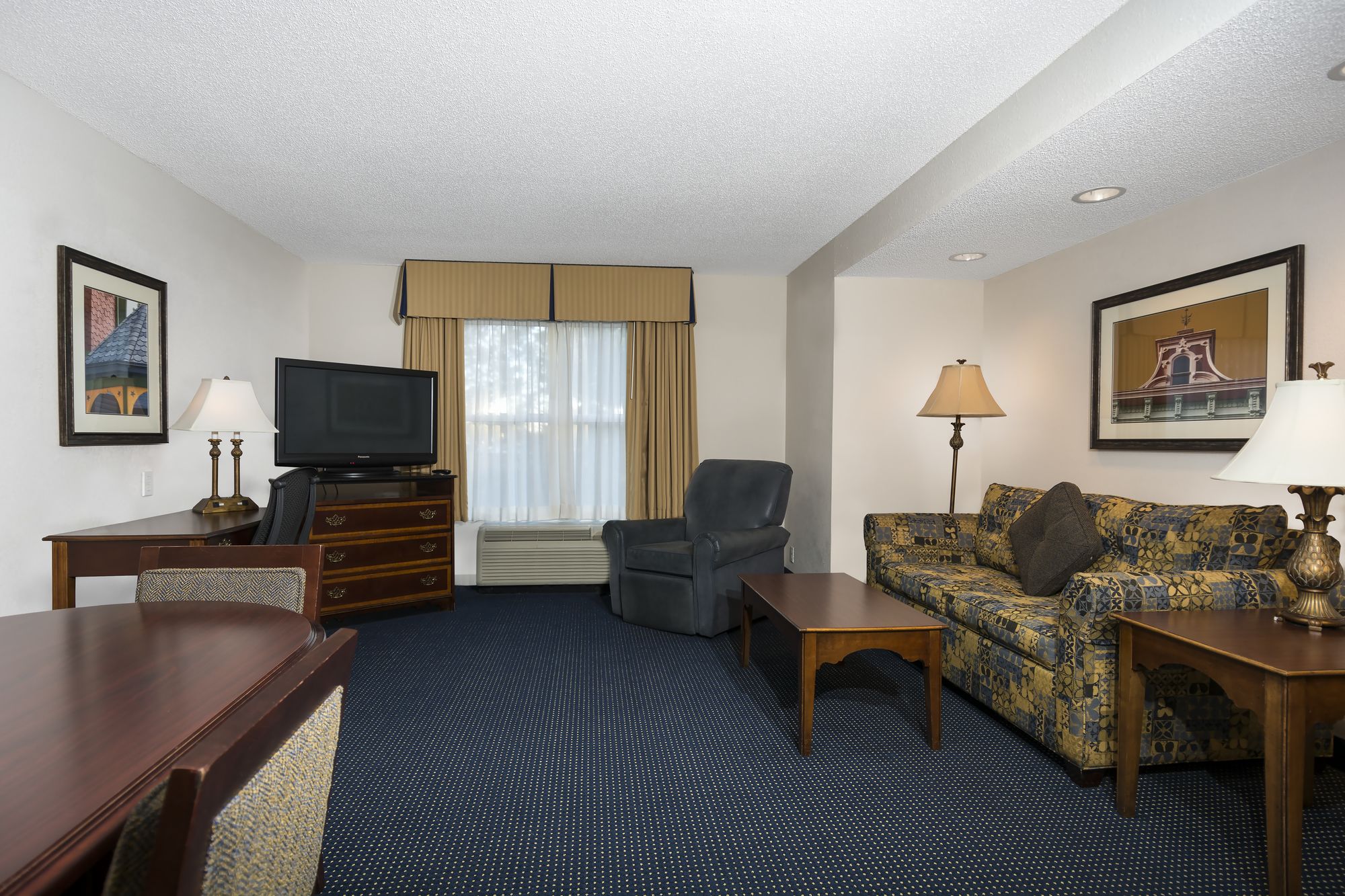 Фото Hampton Inn & Suites Raleigh/Cary I-40