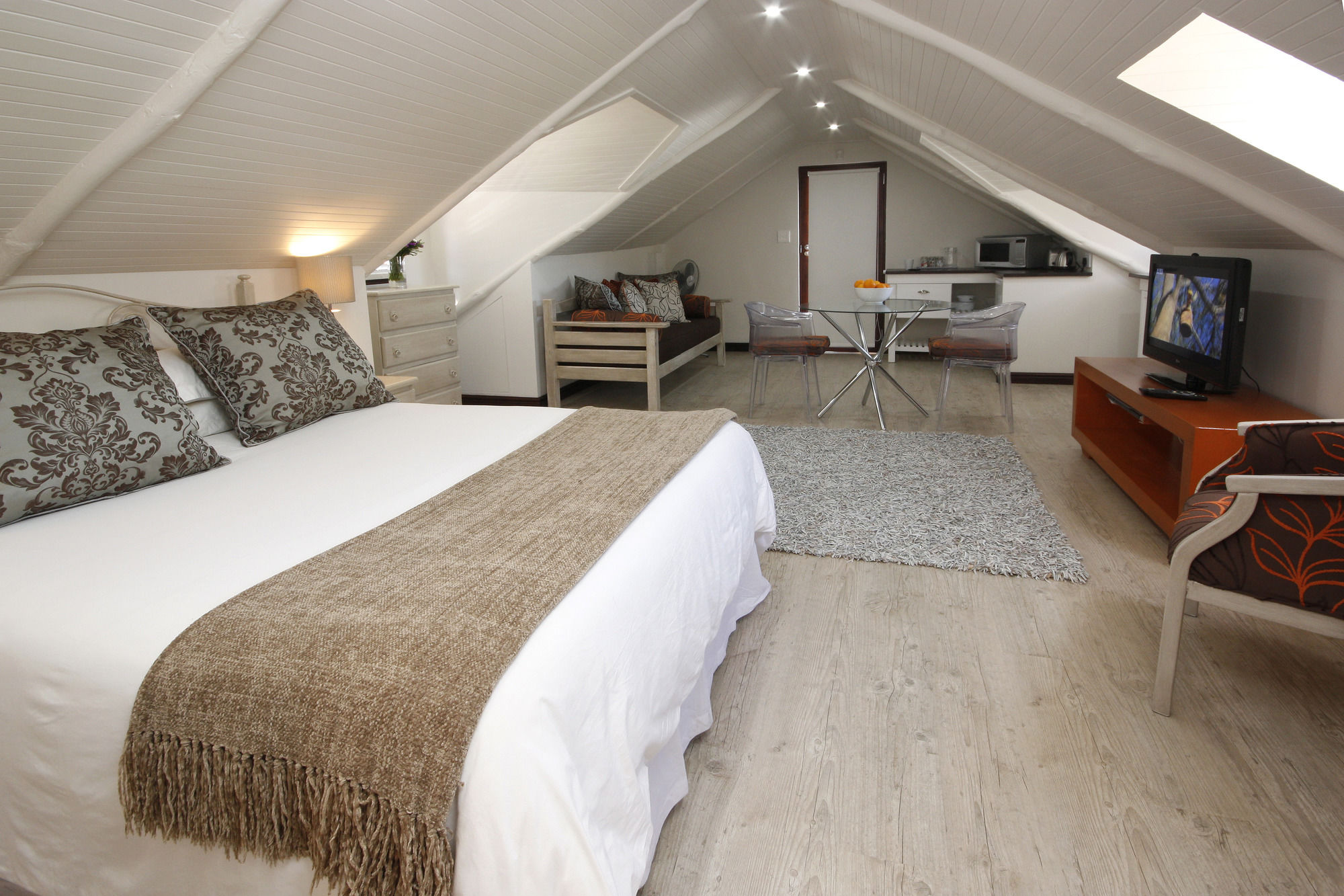 Фото The Potting Shed Guest House