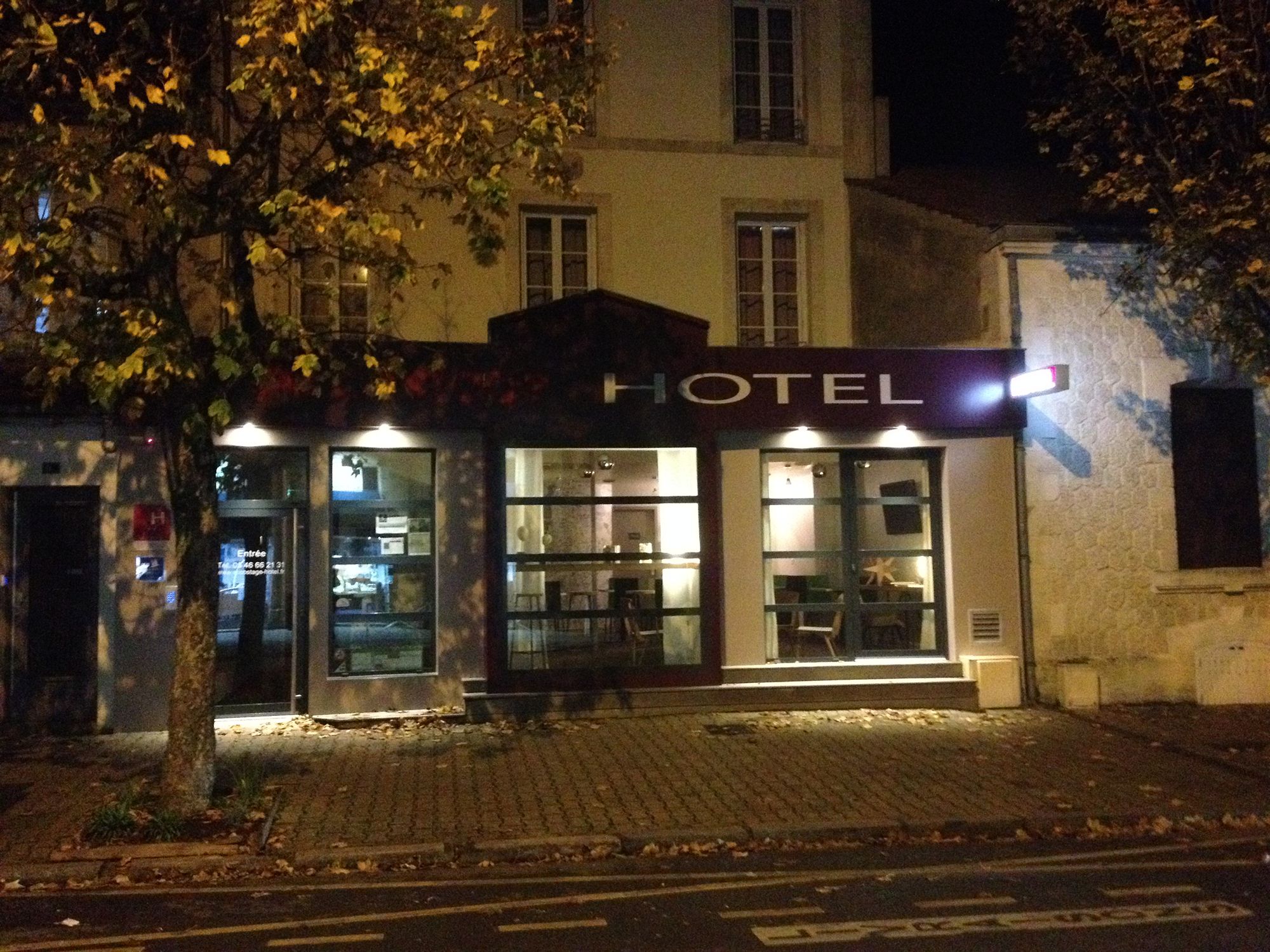 Фото Accostage Hotel