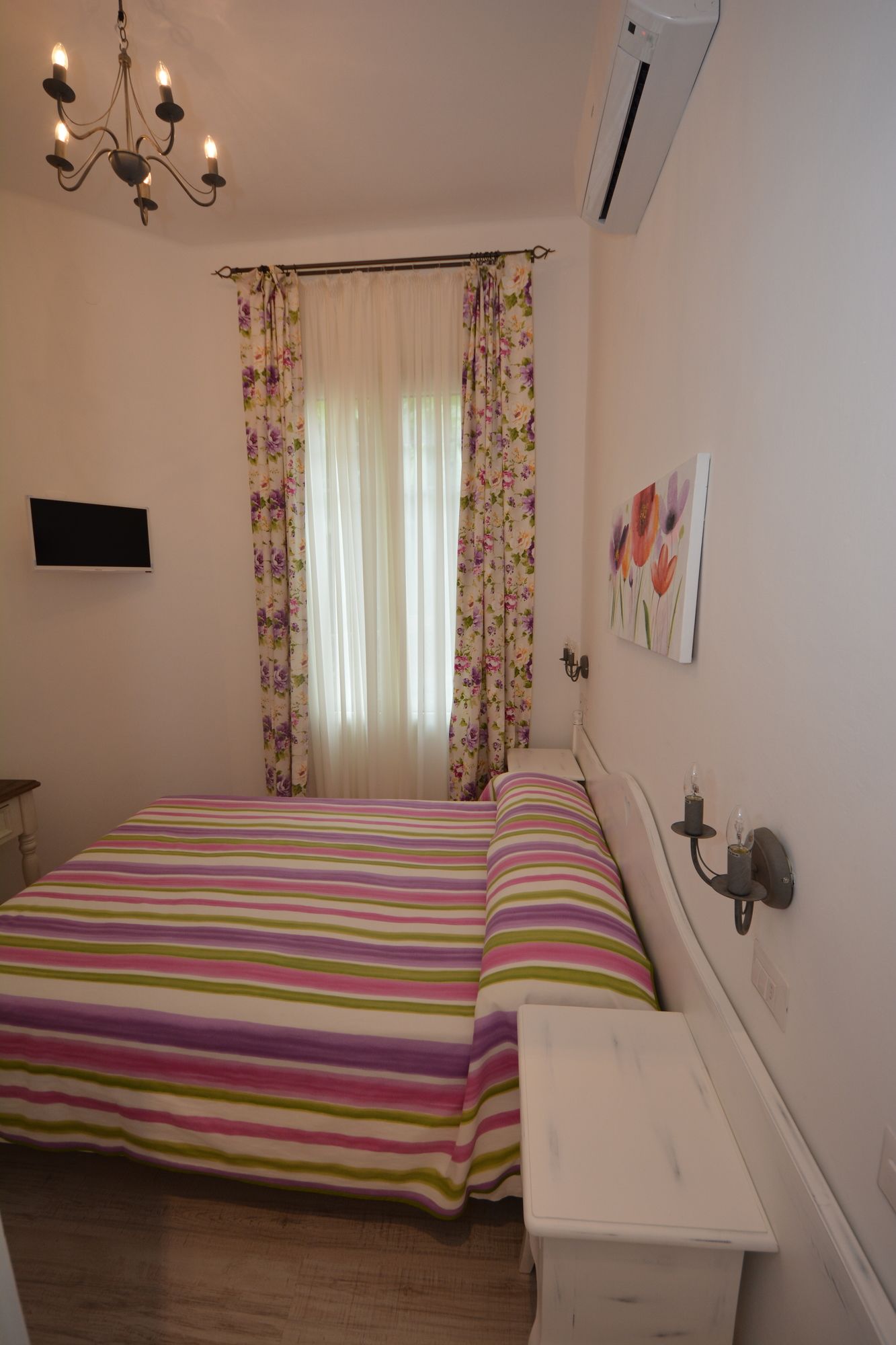 Фото Hotel La Scogliera