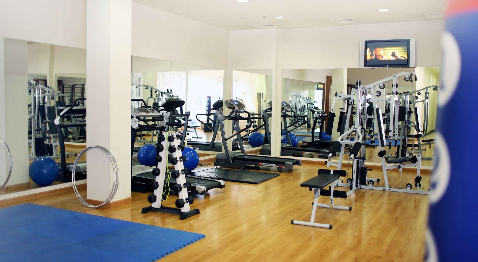 Фото Ani Plaza Hotel