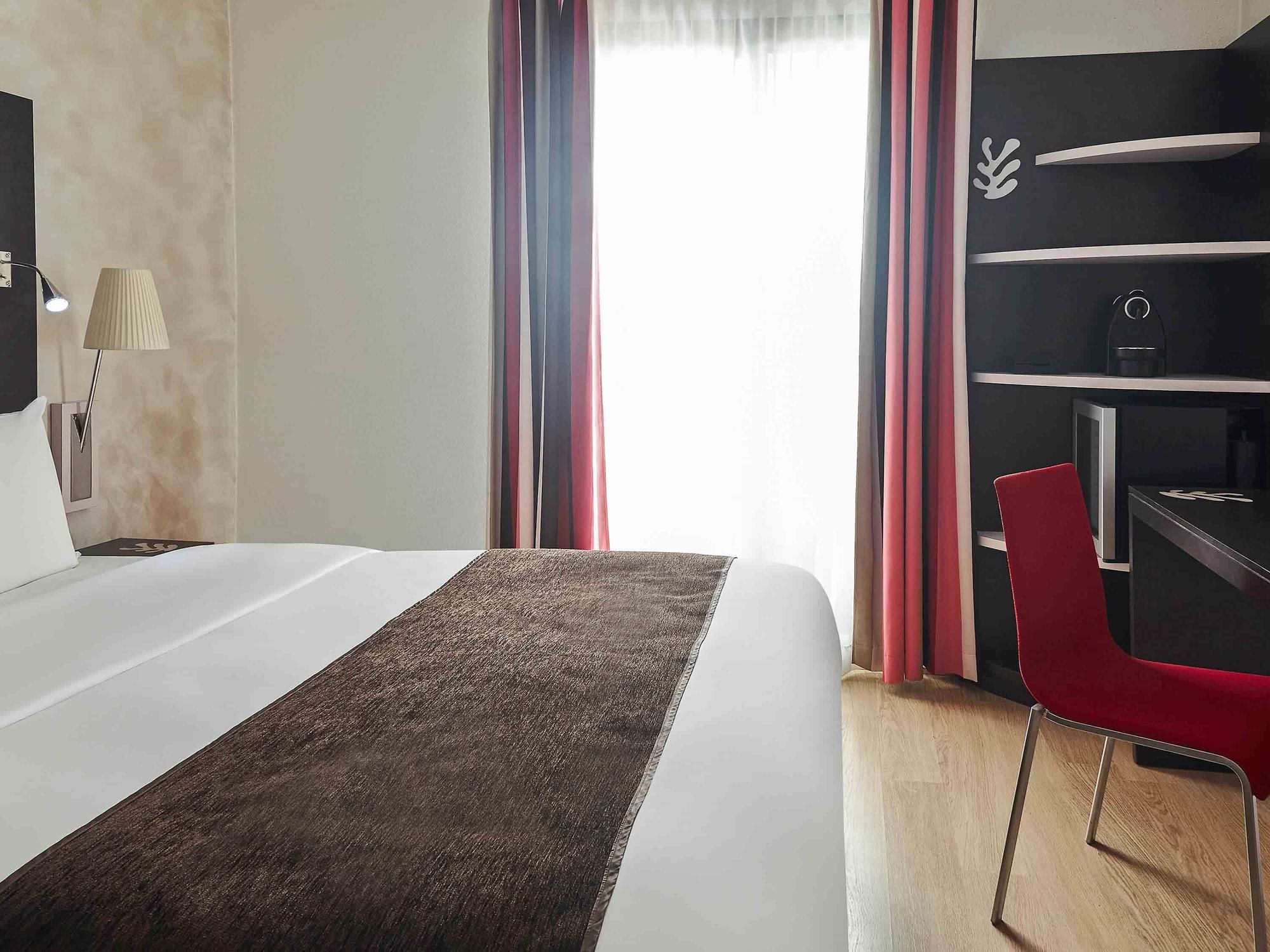 Фото Отель Mercure Hyeres Centre