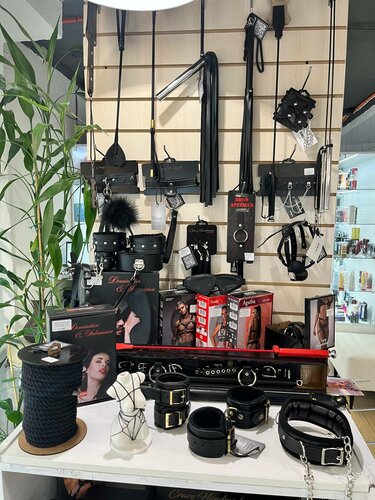 Juda katta kokrakli tombul etuk onalar jinsiy aloqani tomosha qilishadi