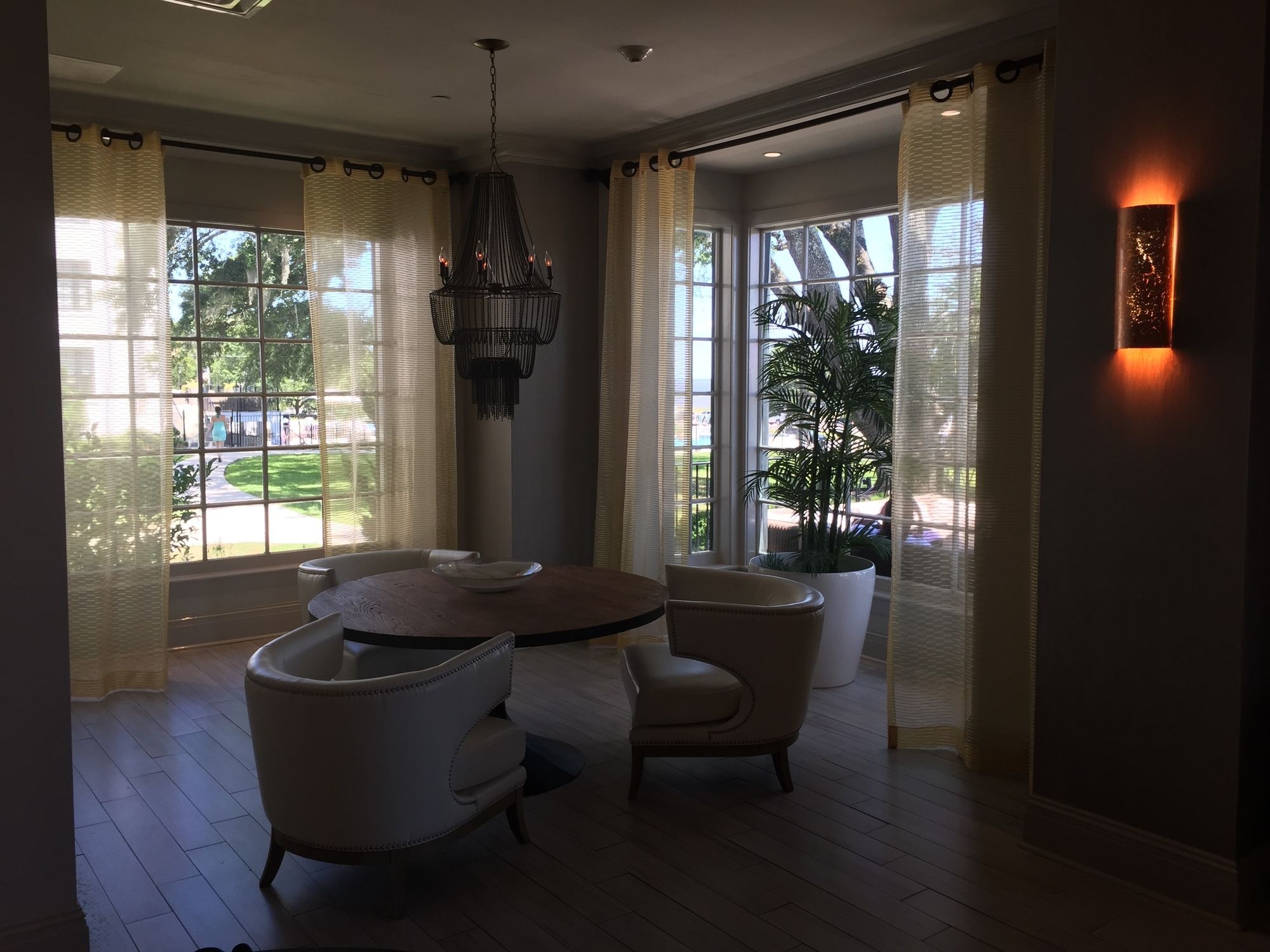 Фото White House Hotel