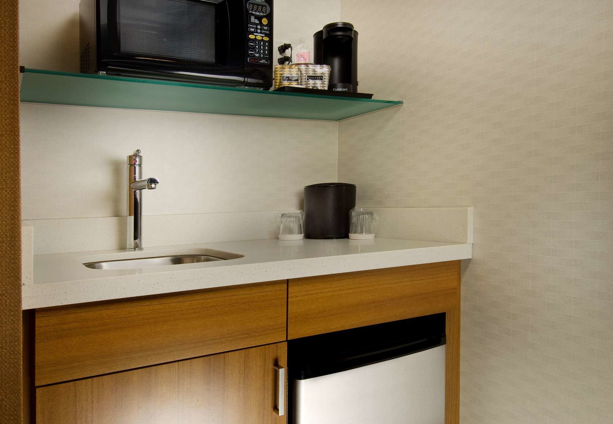 Фото SpringHill Suites Alexandria