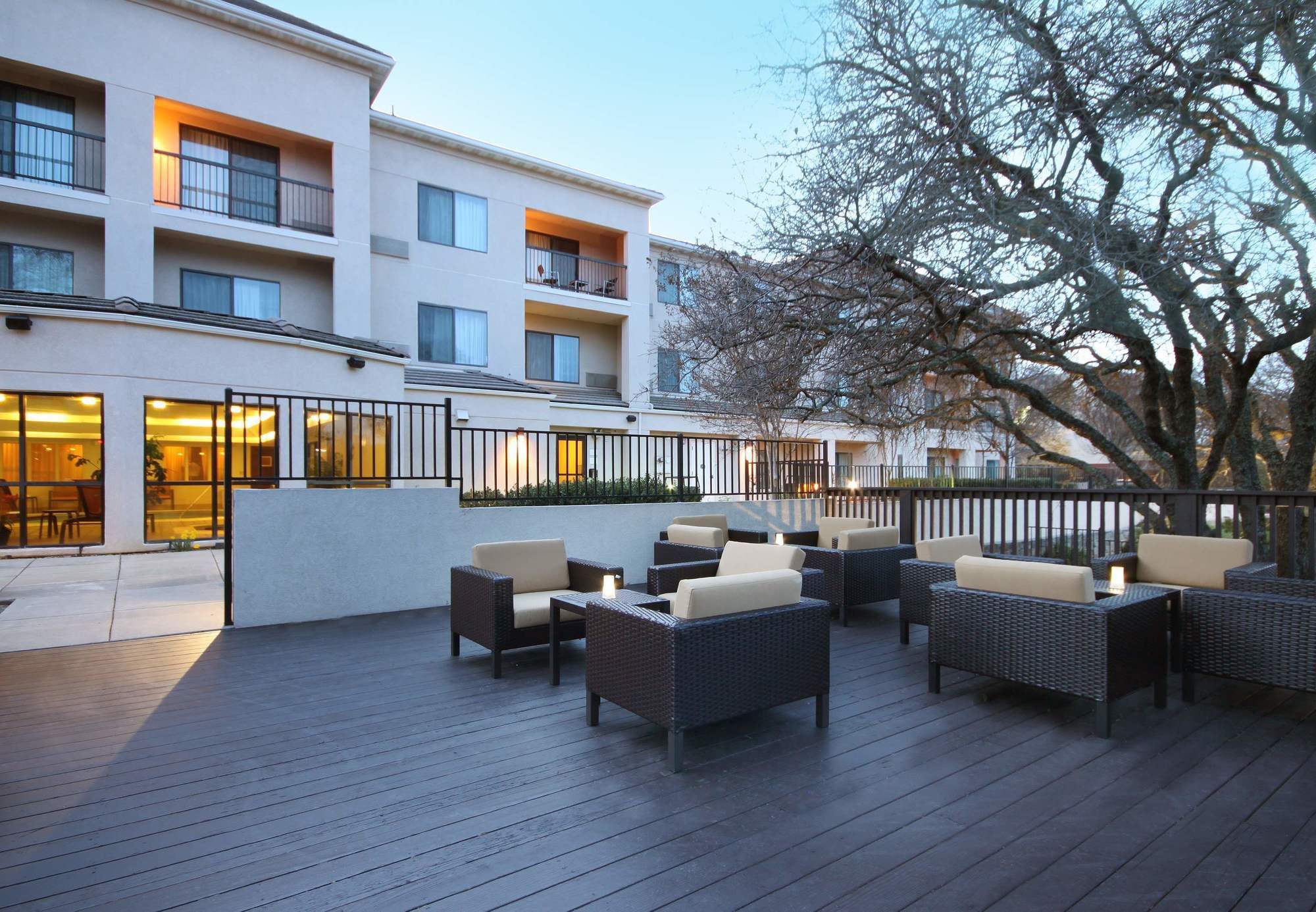 Фото Courtyard by Marriott Roseville