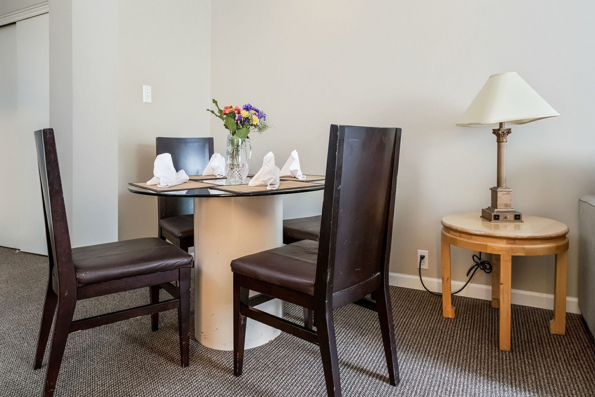 Фото Rosellen Suites Stanley