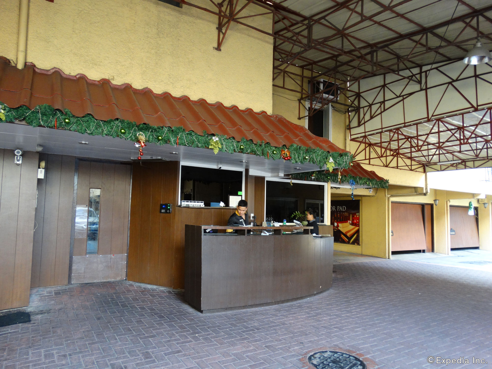 Фото Victoria Court Cuneta