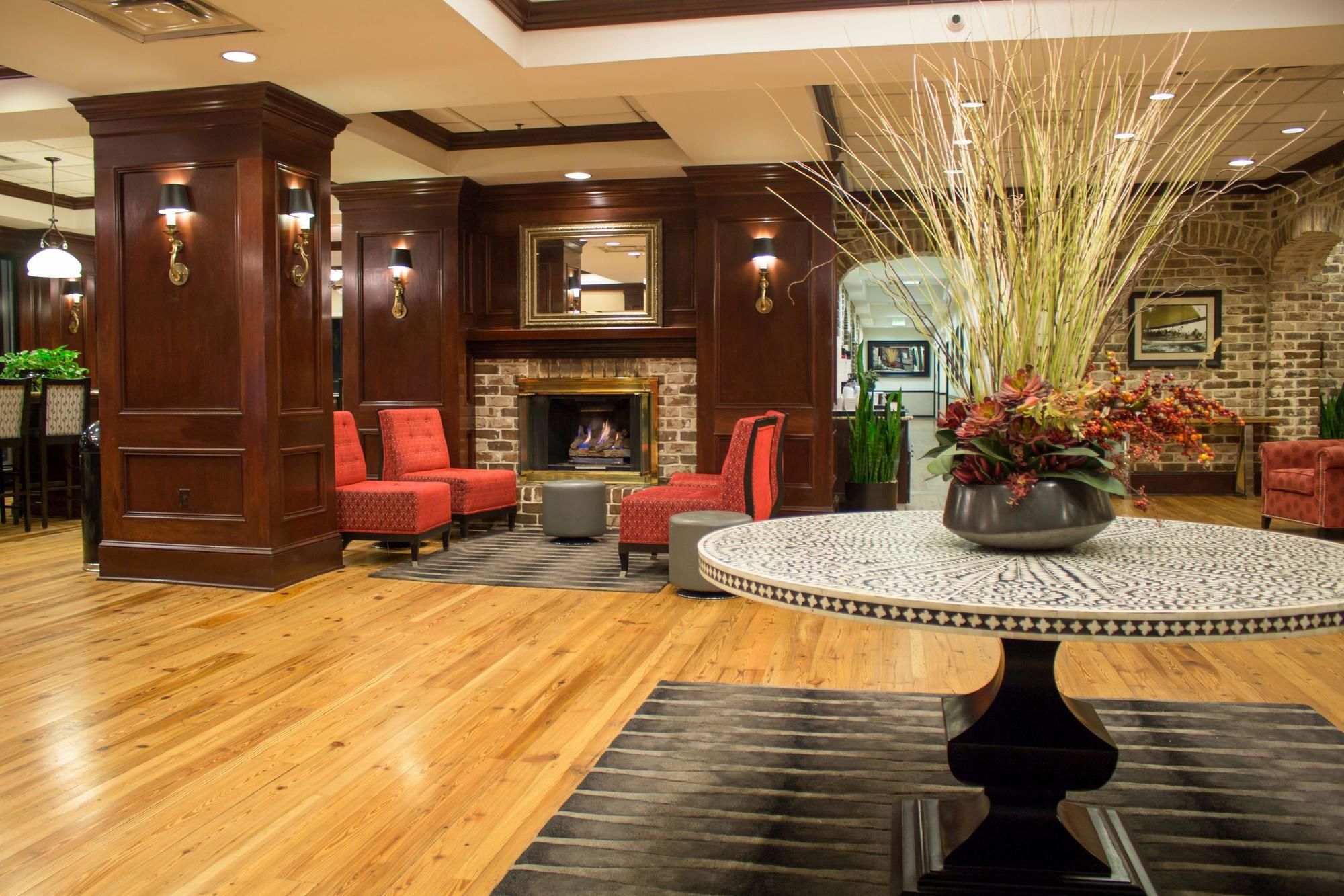 Фото Hampton Inn Savannah Historic District