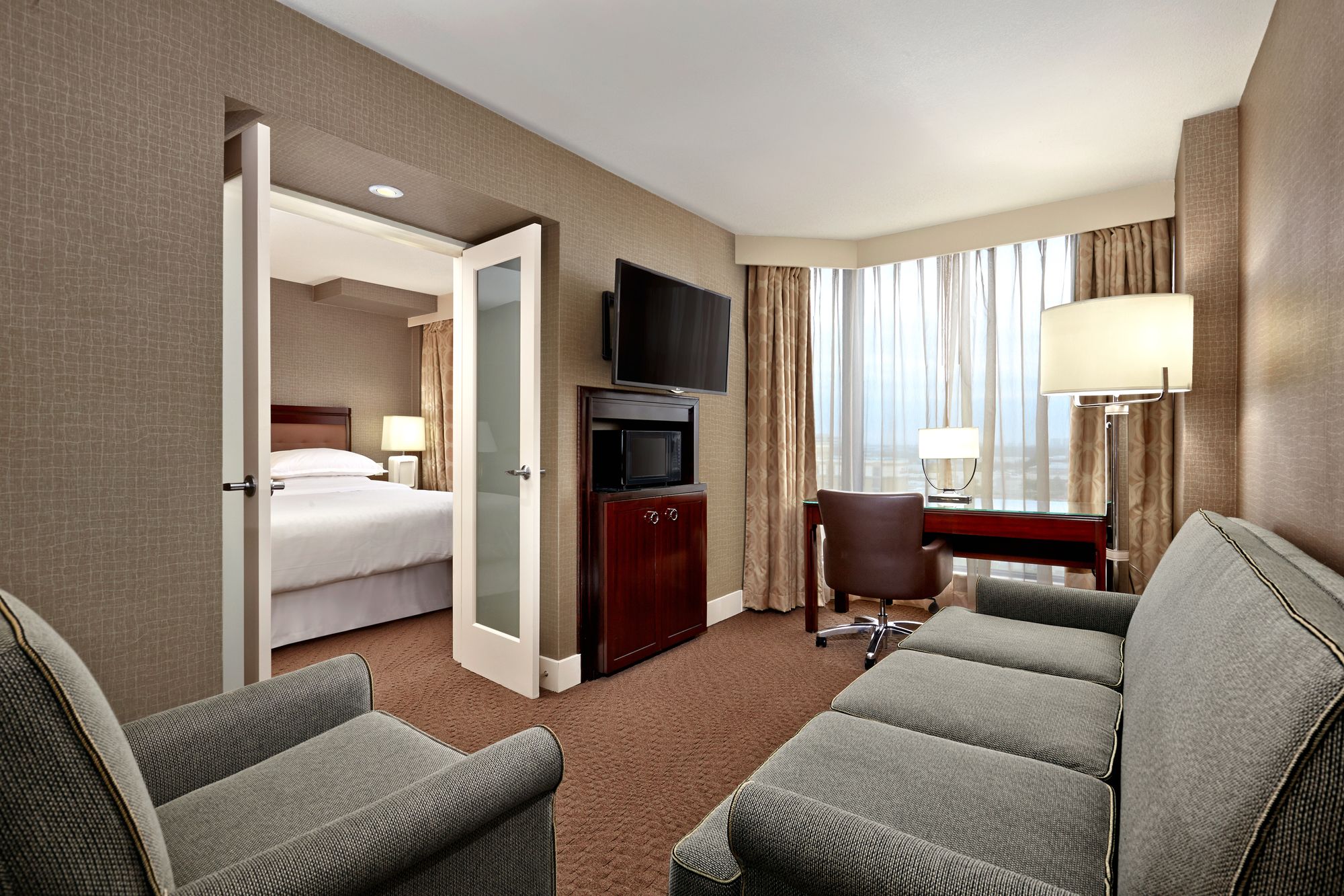 Фото Sheraton Parkway Toronto North Hotel & Suites