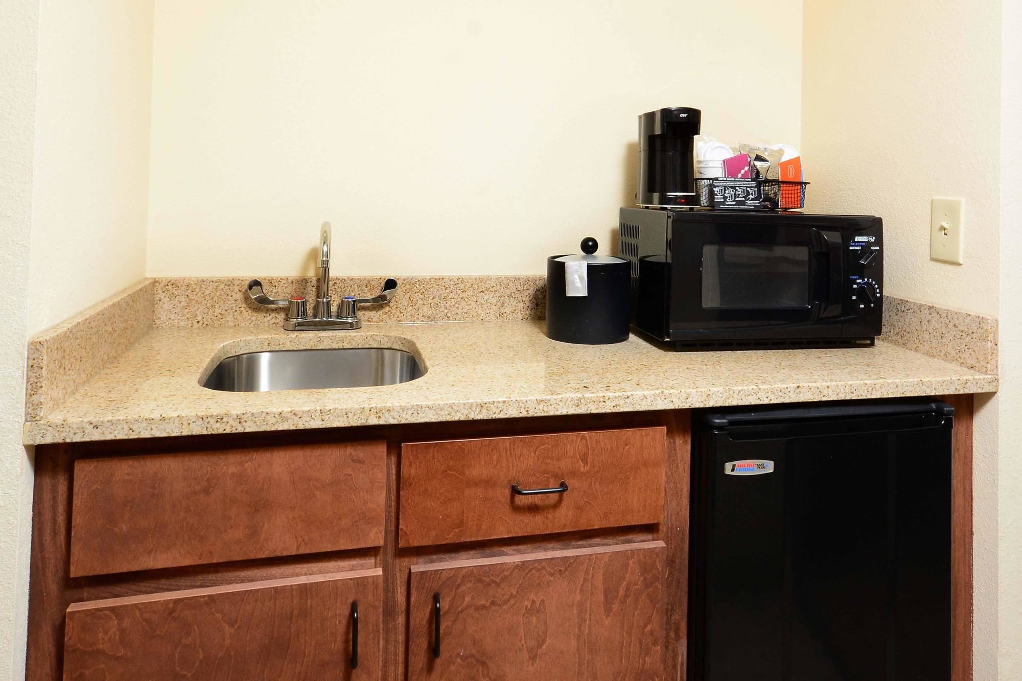 Фото Hampton Inn Raleigh-Capital Blvd. North