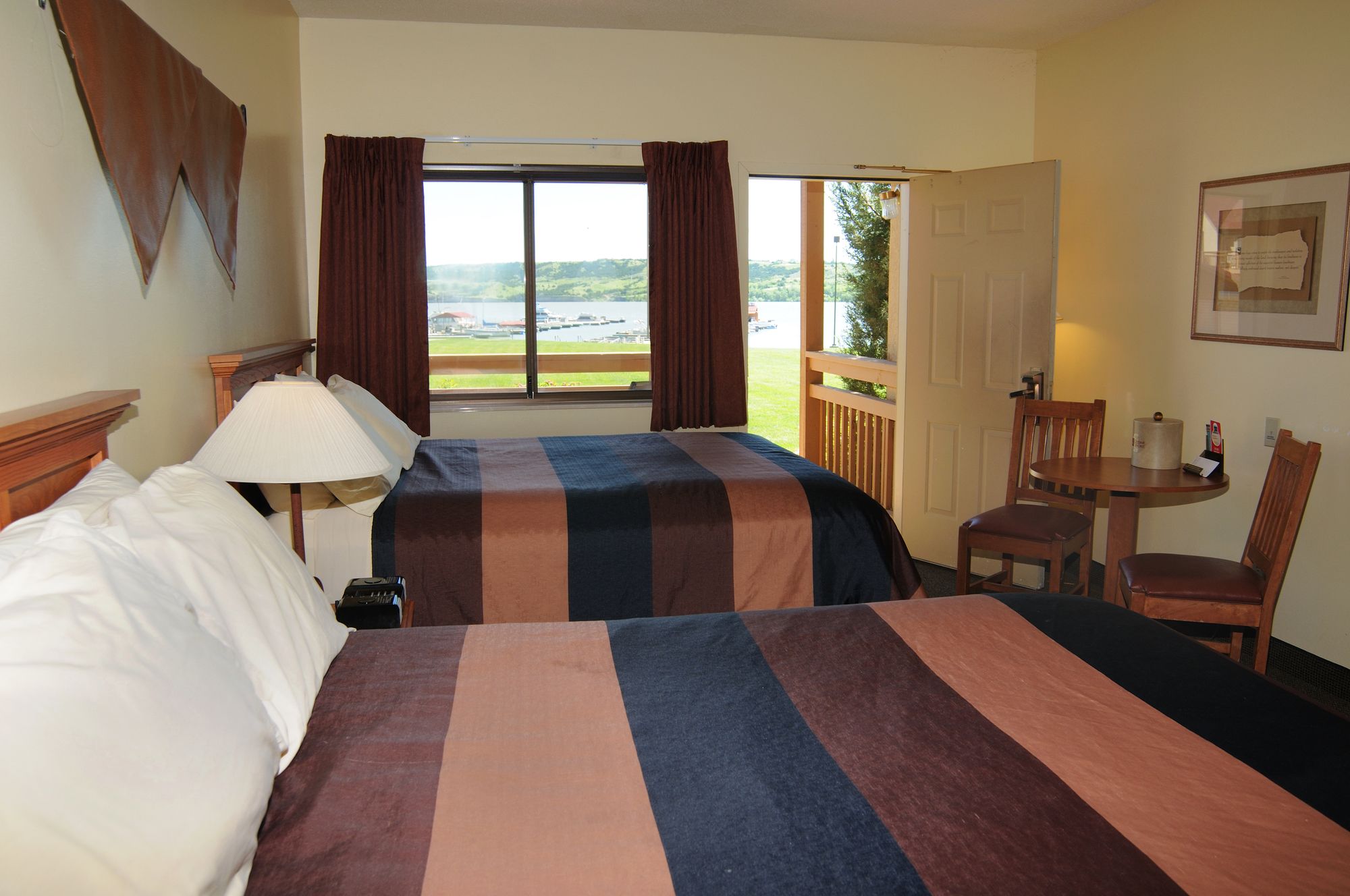 Фото Arrowwood Resort at Cedar Shore