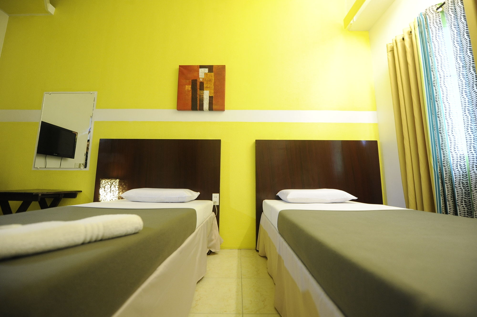 Фото First Pacific Inn