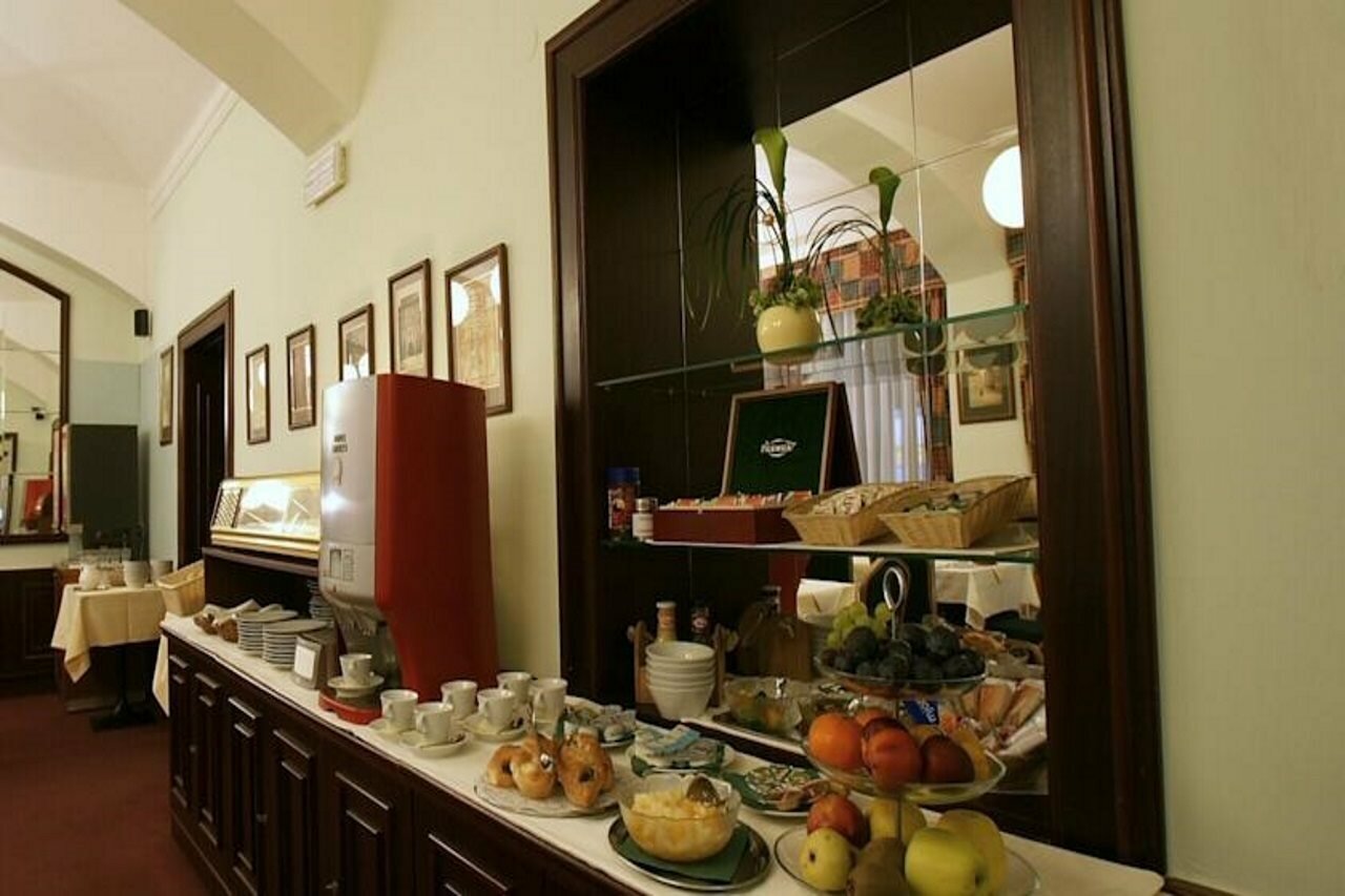 Фото Hotel Lunik