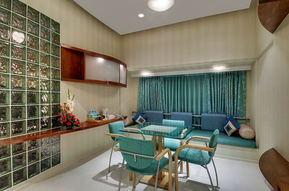 Фото Hotel Kohinoor Continental, Airport