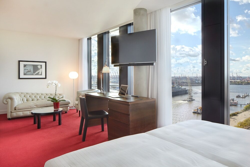 Фото Empire Riverside Hotel