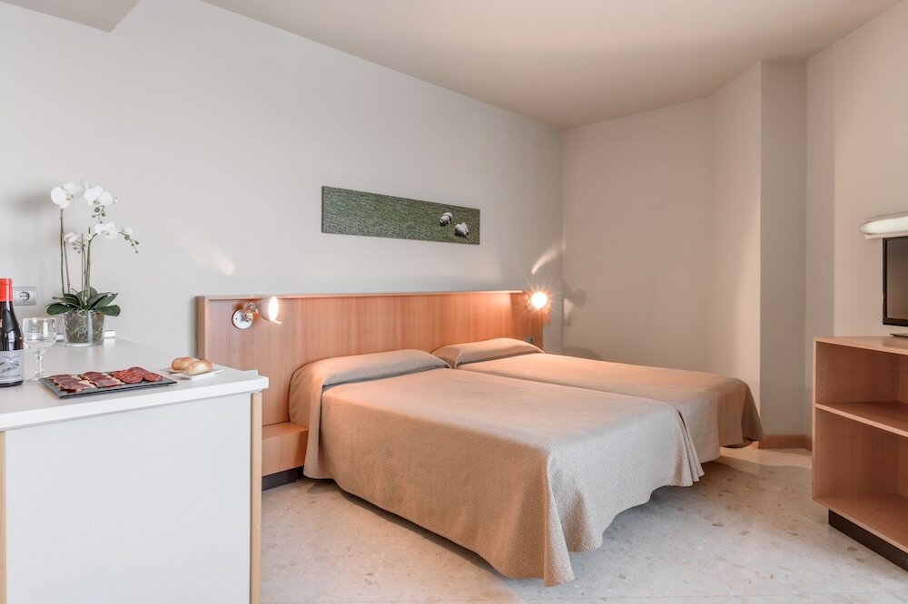 Фото Apartahotel Exe Campus San Mamés