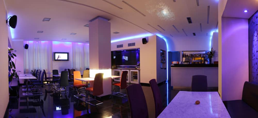 Фото Hotel Relax Inn